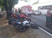 Colisão entre motocicletas deixa duas pessoas feridas na Durval de Góes Monteiro