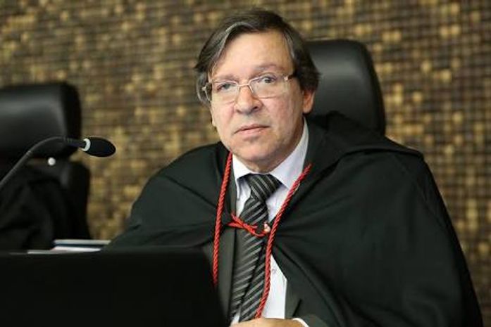Desembargador João Luiz Azevedo Lessa