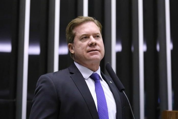 Marx Beltrão defende taxação de bancos e bets para compensar e garantir isenção do IR a trabalhadores que ganham até R$ 5 mil