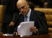 Facebook cumpre decisão de Moraes e bloqueia contas no exterior