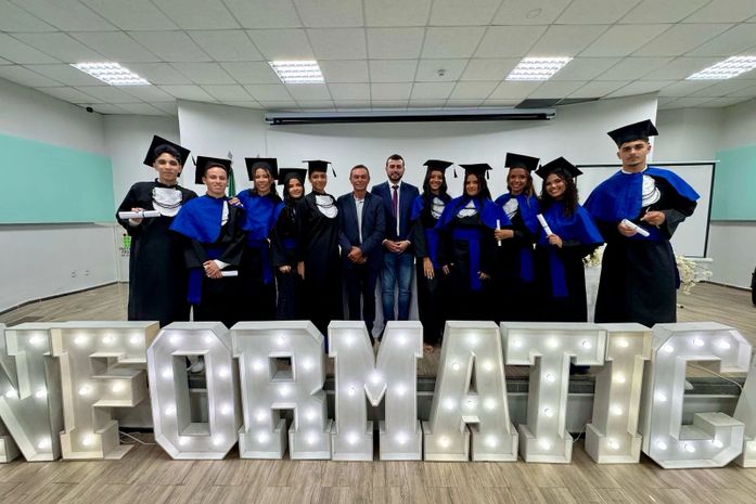 Prefeito de Anadia celebra formatura de estudantes pelo IFAL