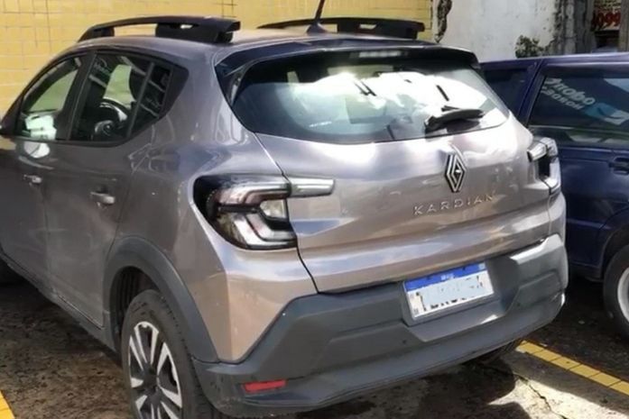 Homem é preso no Jacintinho com carro furtado de locadora; veículo tinha queixa em SP