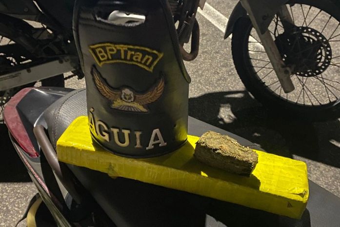 Dois homens são presos e drogas e armas apreendidas durante operação da PM em Maceió