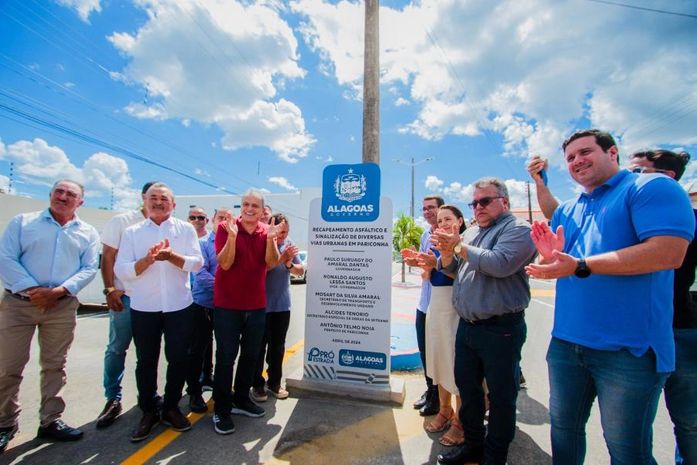 Governo entrega obras de pavimentação e barragens ao município de Pariconha, no Sertão