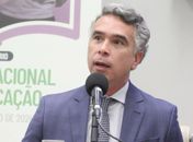 Rafael Brito se posiciona contra proposta que diminui os recursos da Educação no Brasil