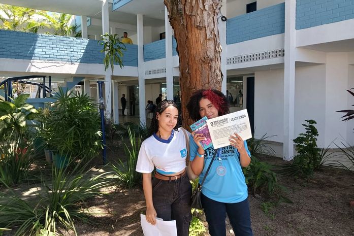 Em Encontro Estudantil, alunas de Escola Rosa da Fonseca representam as 58 escolas da 1ª GEE, e destacam o protagonismo da sufragista negra, Almerinda Farias Gama