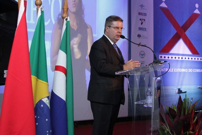Antônio Anastasia durante Congresso do MP de Contas