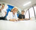 Prefeita Fátima Rezende assina contrato para construção de 300 apartamentos em Pilar
