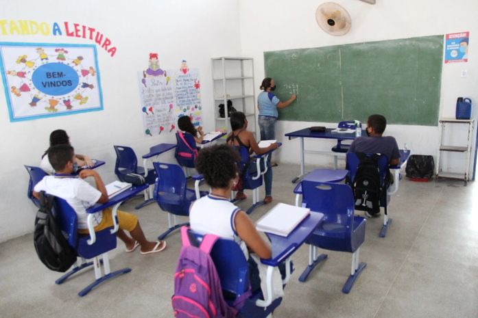 Mais de 12 mil alunos da rede municipal de ensino retornam às aulas presenciais na próxima segunda-feira (14) em Coruripe