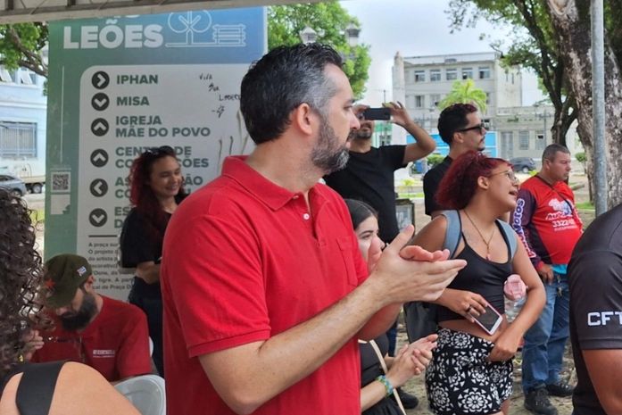 Basile Christopoulos se une a artistas em protesto por valorização da cultura em Maceió