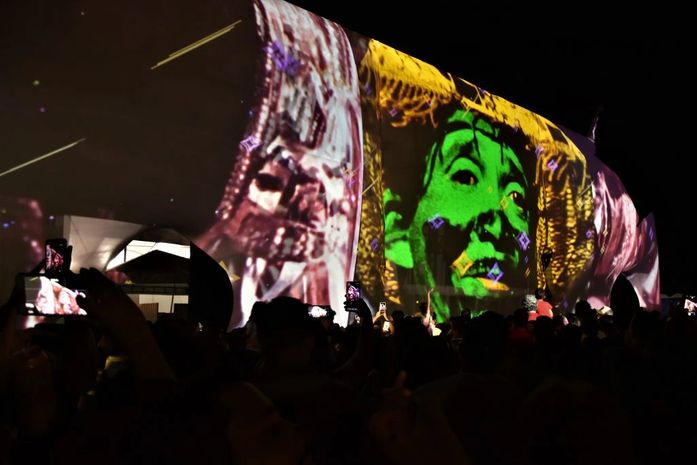 Projeção mapeada em homenagem à cultura popular.