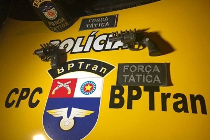 Homens são presos por porte ilegal no Benedito Bentes