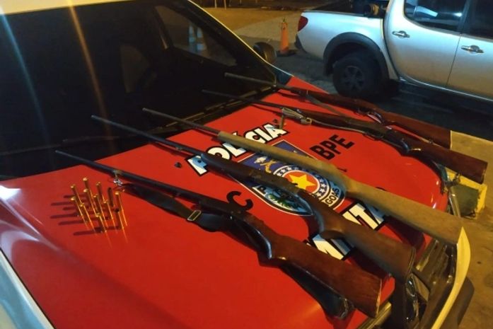 Armas foram apreendidas após ação do BPE em Ipioca