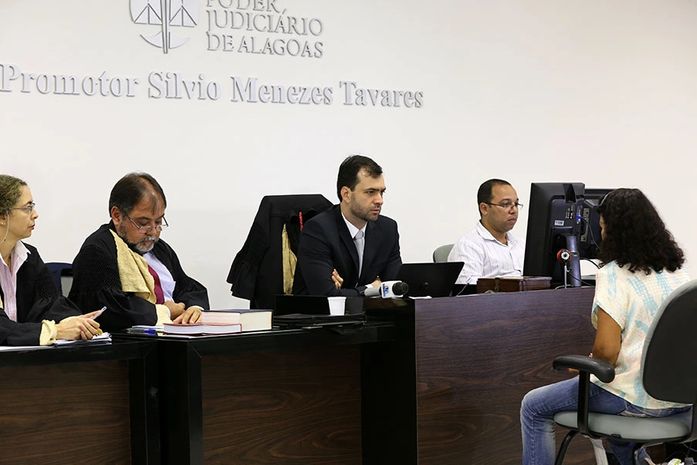 Juiz Rafael Casado interrogou a acusada na manhã desta quarta-feira, 14