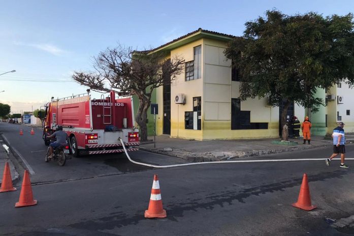 Prédio onde funciona o Bolsa Família em Arapiraca é alvo de incêndio