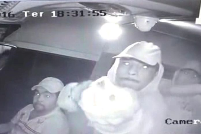 Sintracomp divulga imagens de assalto a van complementar; veja o vídeo