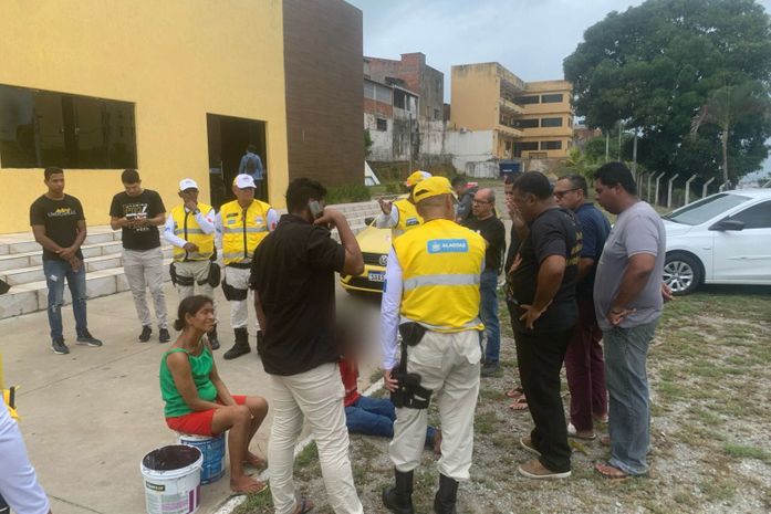 Homem é preso após furtar aparelho de som de igreja, no Jacintinho