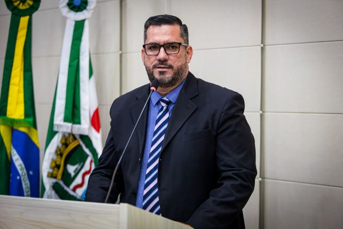 Leonardo Dias apresenta projeto que protege geração de empregos na aplicação de novas leis