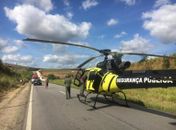Queda de motocicleta deixa jovem em estado grave na BR-101; serviço Aeromédico resgatou a vítima