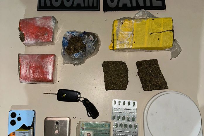 PM apreende tabletes de maconha, porções de cocaína e medicação de uso controlado no interior de AL