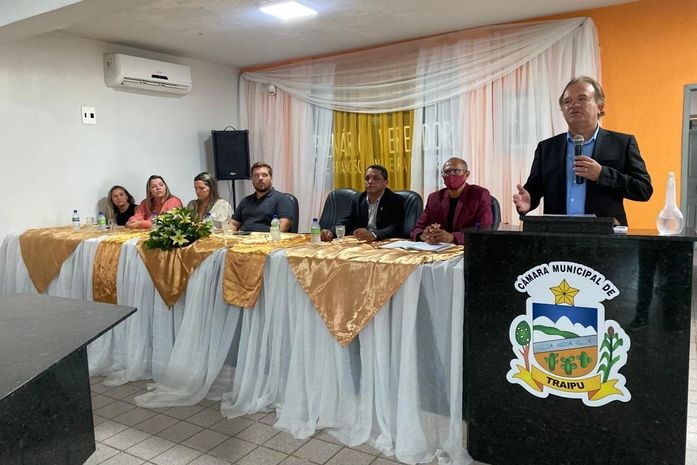 Sessão solene marca encerramento das atividades do Legislativo de Traipu com diversas homenagens