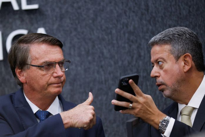 Arthur Lira diz não a Flávio Bolsonaro
