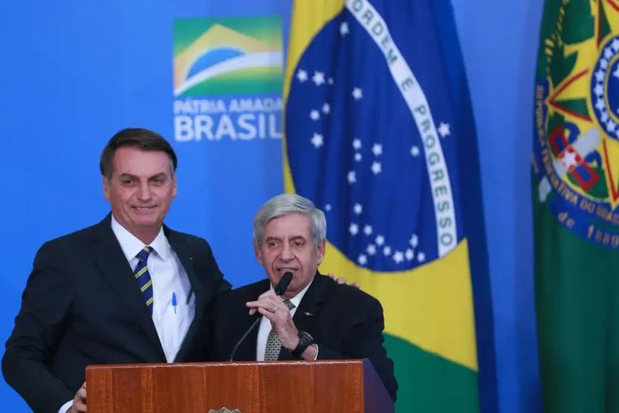 Heleno se distanciou de Bolsonaro e não sabia de golpe, diz advogado