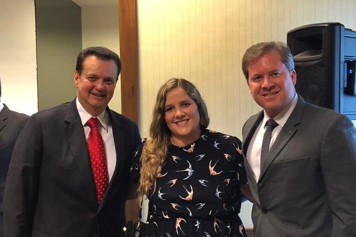 Jeannyne Beltrão assina termo de adesão ao Internet para Todos