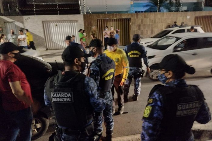 Guarda Municipal de Maceió prende condutor por embriaguez ao volante na Pajuçara