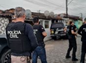 Mãe é presa e filha é apreendida por tráfico e corrupção de menores no interior de AL