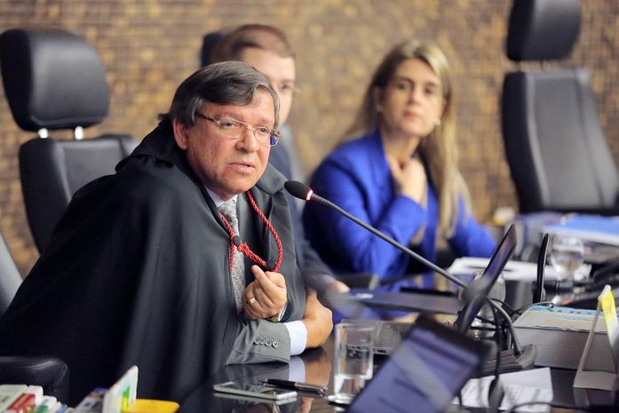 Desembargador João Luiz Azevedo Lessa.