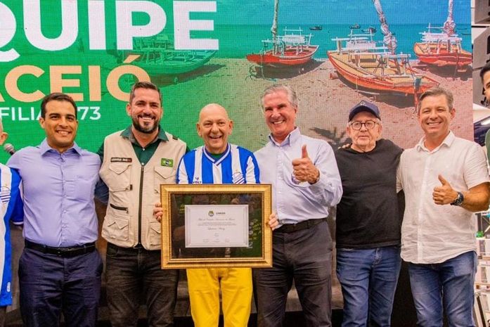 Câmara entrega título de cidadão honorário de Maceió ao empresário Luciano Hang
