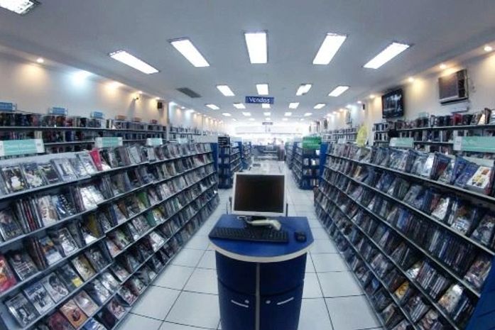 Documentário "Cinemagia" volta no tempo para relembrar a história das videolocadoras