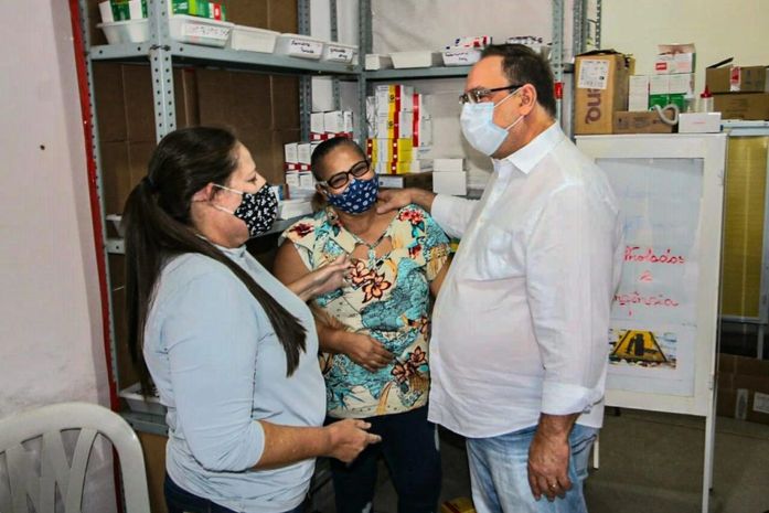 PREFEITO LUCIANO VISITA UBS E ANUNCIA REABERTURA DE PROGRAMA DE ATENÇÃO À MULHER