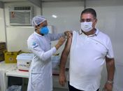 Prefeito George Clemente, de São Miguel dos Campos, é vacinado contra COVID-19