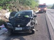 Colisão evolvendo dois veículos deixa três feridos na BR 423 em Alagoas