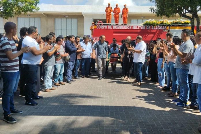 Comoção e homenagens marcam o adeus de Arapiraca ao vereador Fábio Henrique