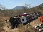 Políticos de AL lamentam acidente com ônibus de romeiros que deixou 15 mortos no Médio Sertão