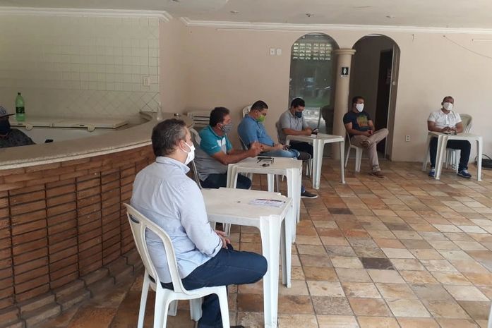 Vereadores se reúnem com o secretário de Saúde de Arapiraca, para acompanhar as ações no combate ao COVID 19