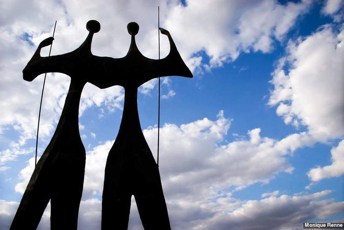 Autoritário, governo Bolsonaro joga tudo na guerra entre os três Poderes da República