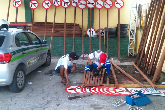 SMTT de São Miguel dos Campos recebe placas de sinalização e fará alterações em algumas áreas