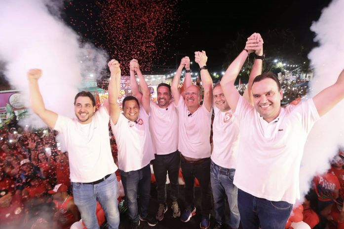 Grande caminhada e comício de Ronaldo Lopes entram para a história de Penedo

