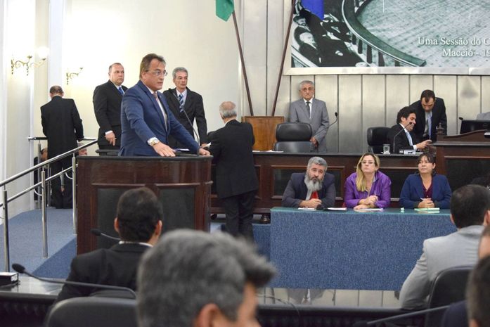 Galba Novaes em plenário