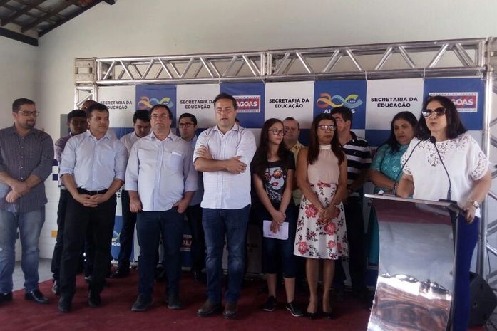 Professora a Graça participa de reinauguração da primeira escola em que foi professora em Arapiraca