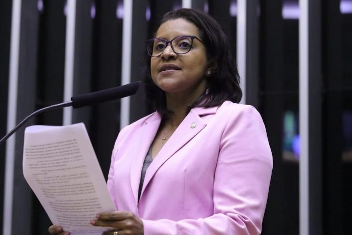 Câmara aprova aumento da pena de feminicídio para até 40 anos