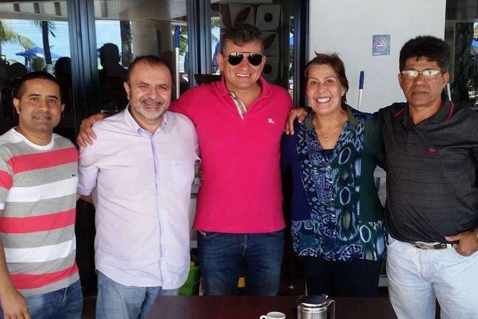 Jeferson Moraes e Marcos Madeira (centro)garantindo apoio a Célia