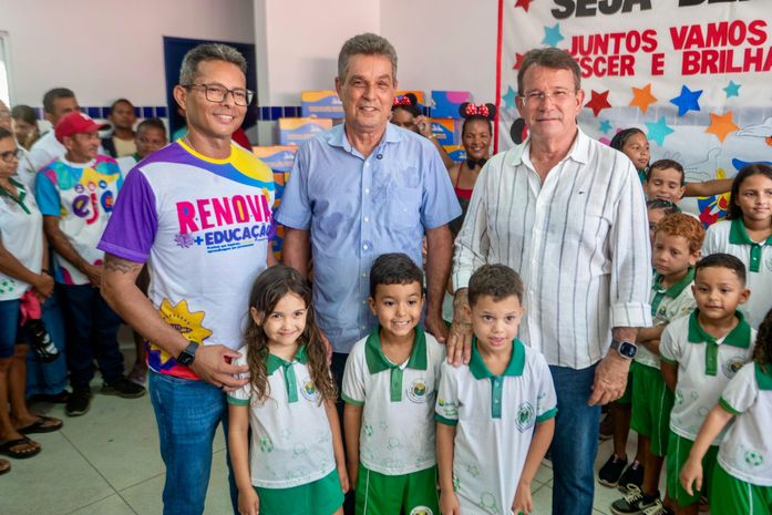 Volta às aulas em Branquinha é marcada por inauguração de escola, entrega de mobiliários e kits escolares