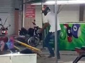 Polícia diz que desavença pessoal pode ter motivado homicídio em Dois Riachos e pede ajuda da população para localizar suspeito