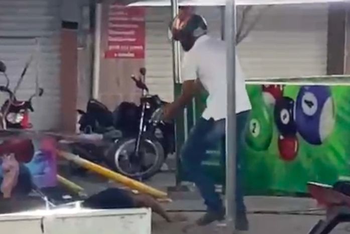 Polícia diz que desavença pessoal pode ter motivado homicídio em Dois Riachos e pede ajuda da população para localizar suspeito