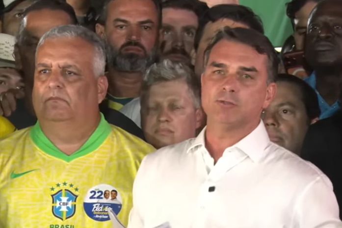Flávio Bolsonaro, perplexo e desaparecido. E a desmontagem de um governo imaginário